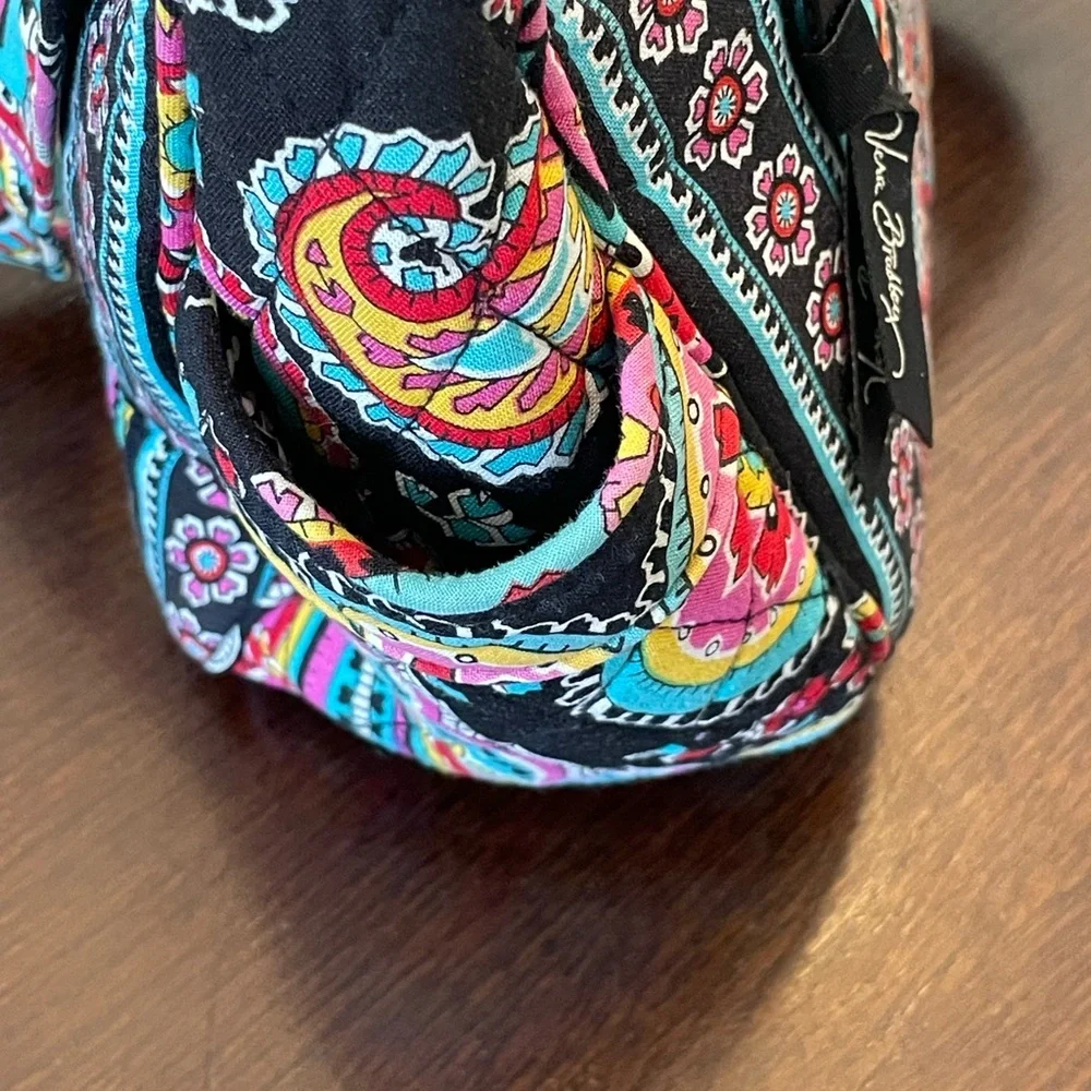 Vibrant Parisian Paisley Design Women’s  Bag by Vera Bradley NEW Retired - Picture 6 of 10